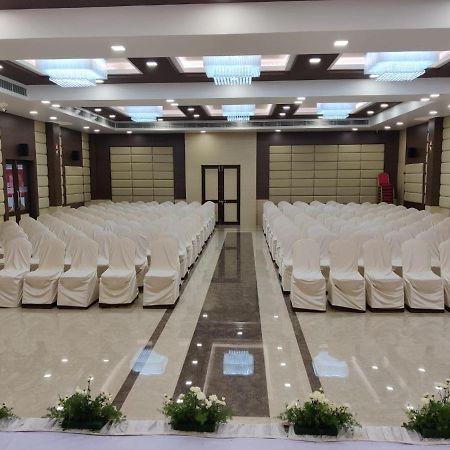 Sri Ram Hotel Tirunelveli Dış mekan fotoğraf