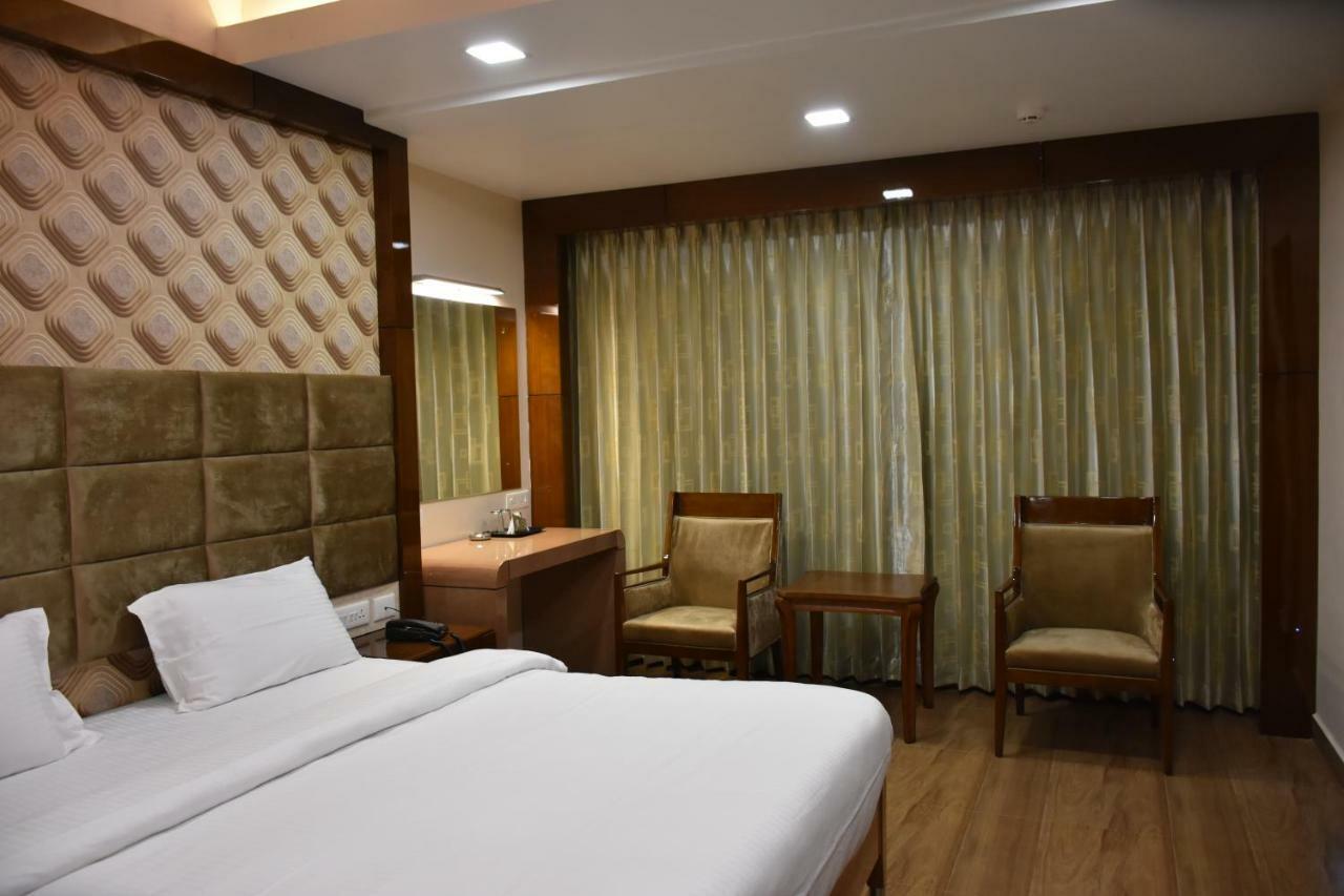 Sri Ram Hotel Tirunelveli Dış mekan fotoğraf